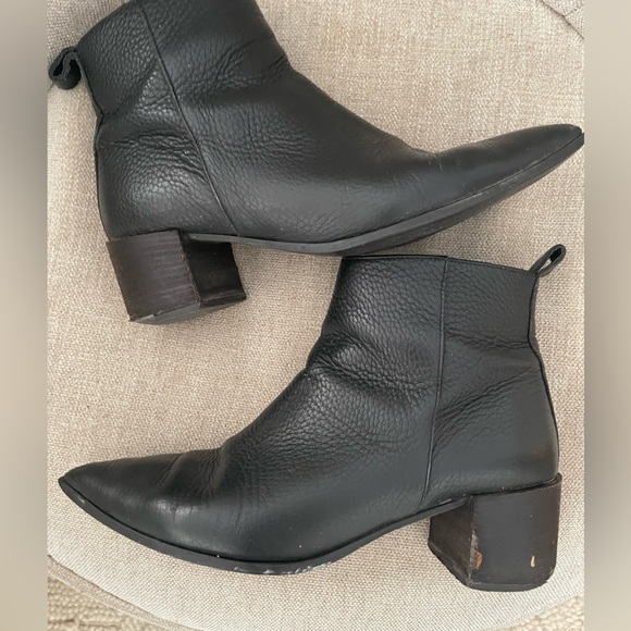 Everlane Black Pebbled Leather Boss Boot - Picture 4 of 11